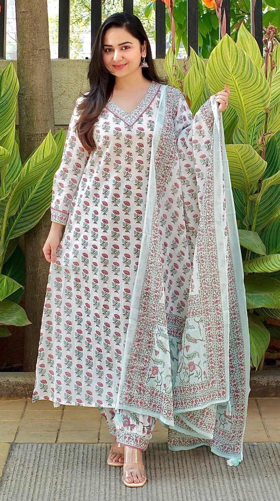 Women's White Printed Viscose Rayon Kurta And Pant Set - Alvami