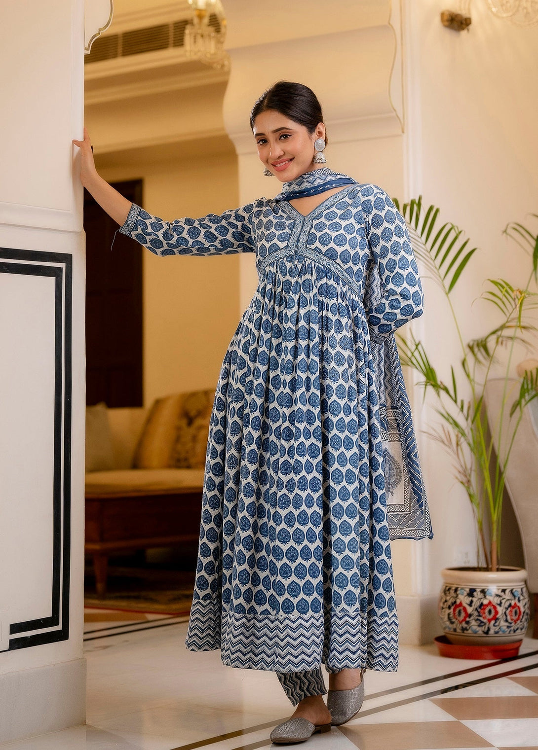 Women's Blue Printed Viscose Rayon Kurta, Pant And Dupatta Set - Alvami