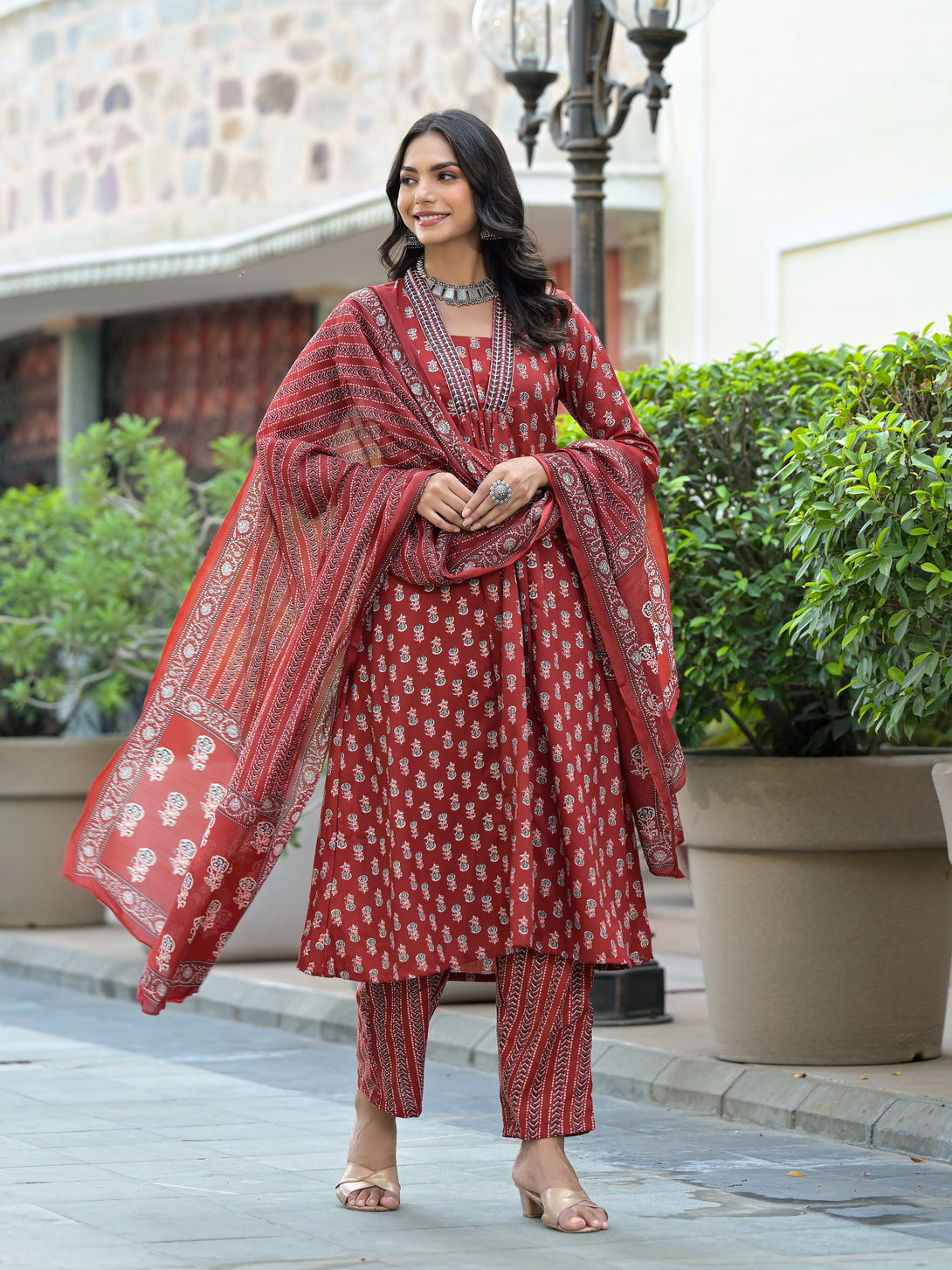 Women's Red Viscose Printed Kurti Pant With Dupatta - Alvami