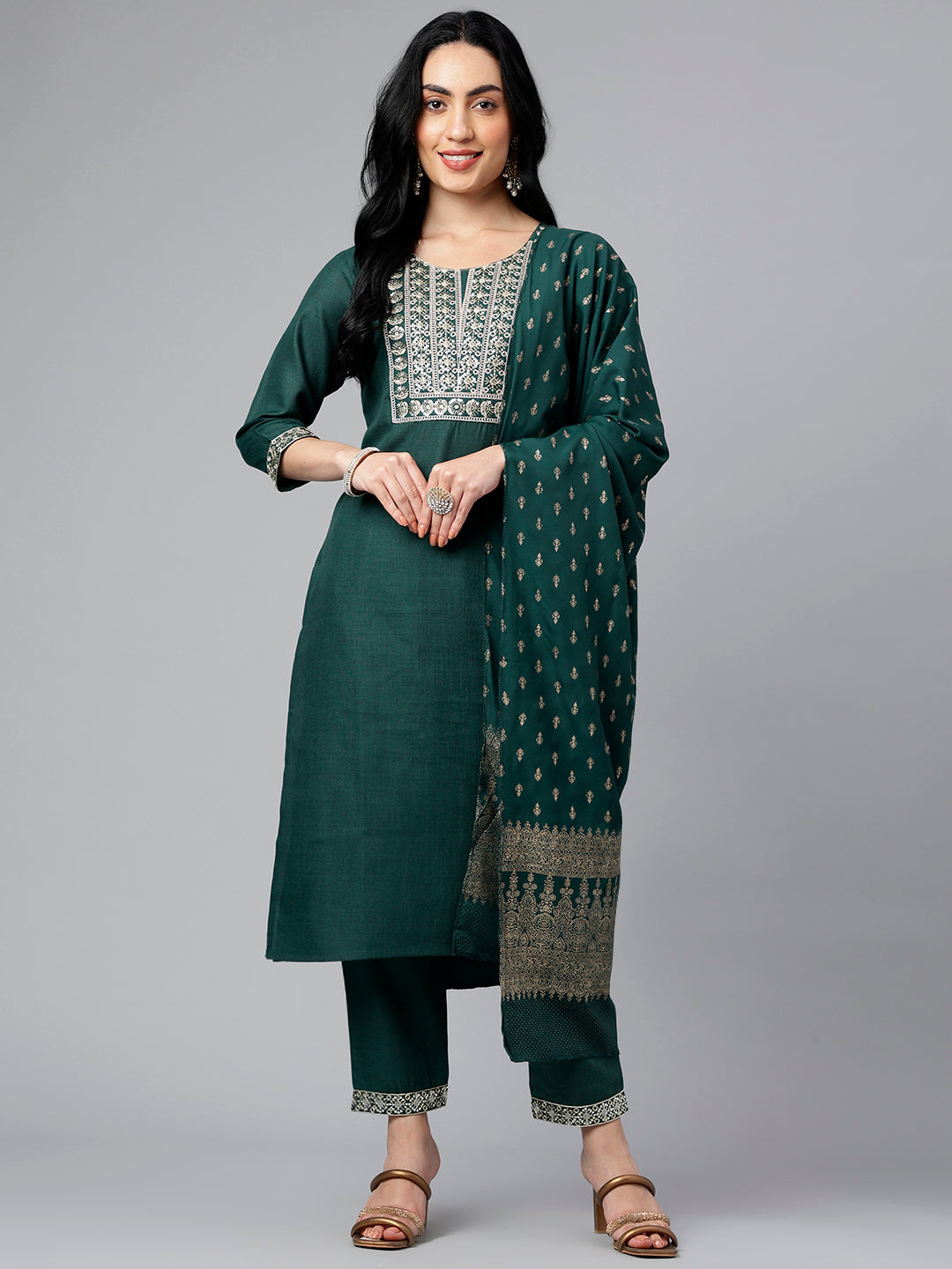 Women's Green Viscose Blend Embroidery Kurta, Pant And Dupatta Set - Alvami