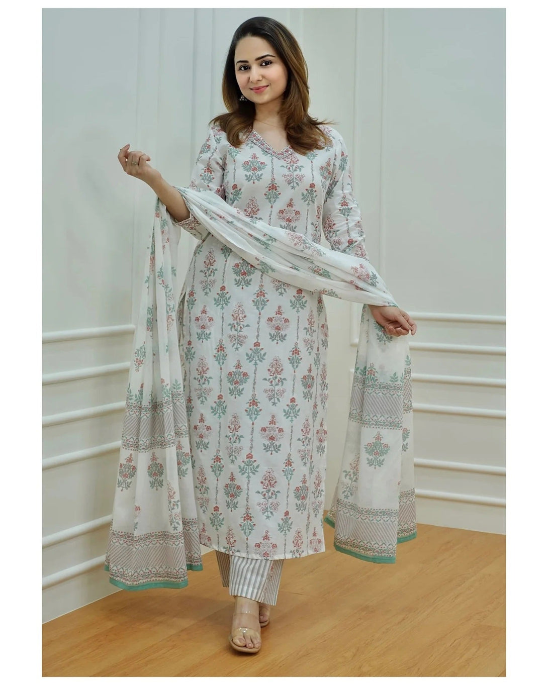 Women's White Printed Viscose Rayon Kurta And Pant Set - Alvami