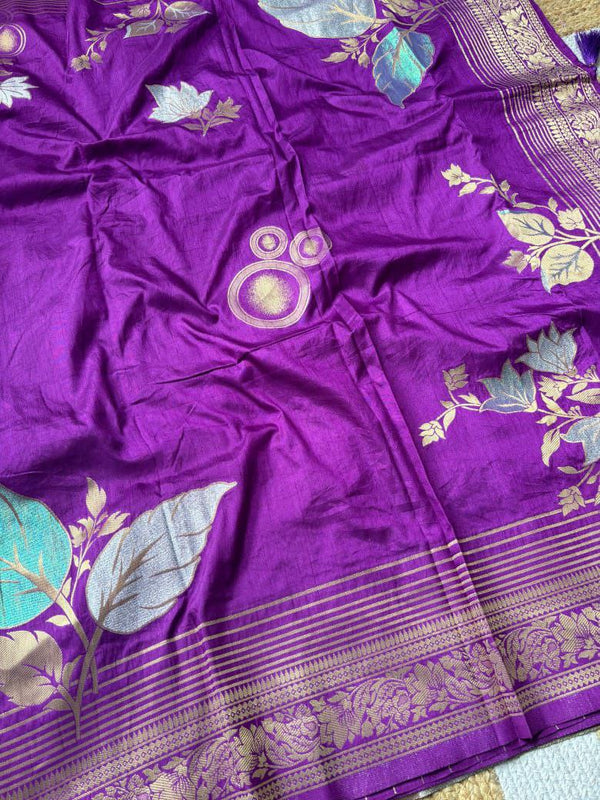 Gorgeous Dola Silk Saree with Zari Weaving and Woven Pallu