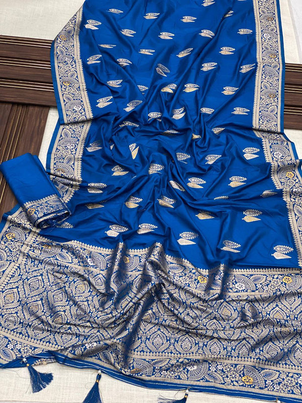 Majestic Viscos Dola Silk Saree with Hand Dyeing, Weaving Work & Latkan on Pallu