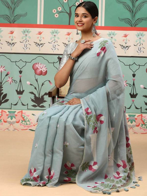 Classic Floral Weaving Mul Cotton Saree with Elegant Contrast Finish