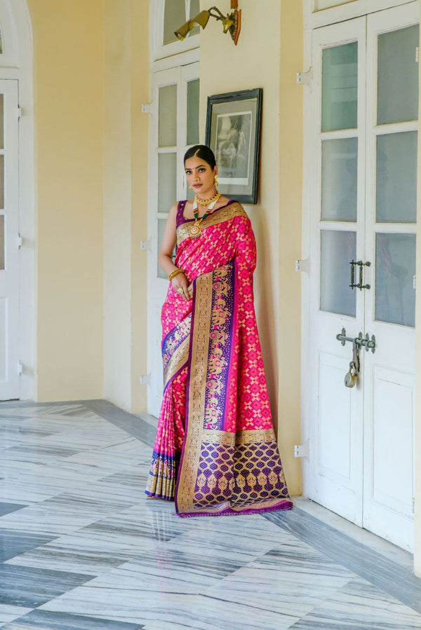 Exquisite Banarasi Silk Saree with Bandhani Weaving and Contrast Barrat Border